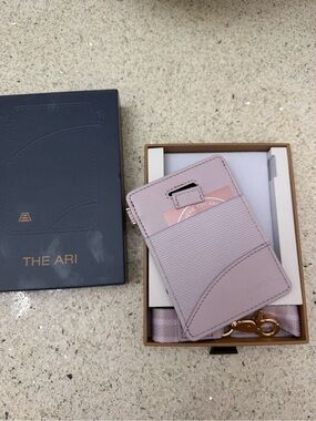 The Ari  Cardholder with Strap